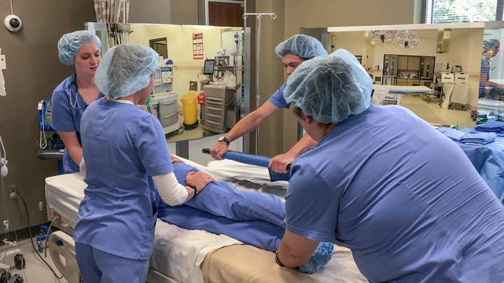 New elective gives nursing students hands-on experience in the perioperative environment