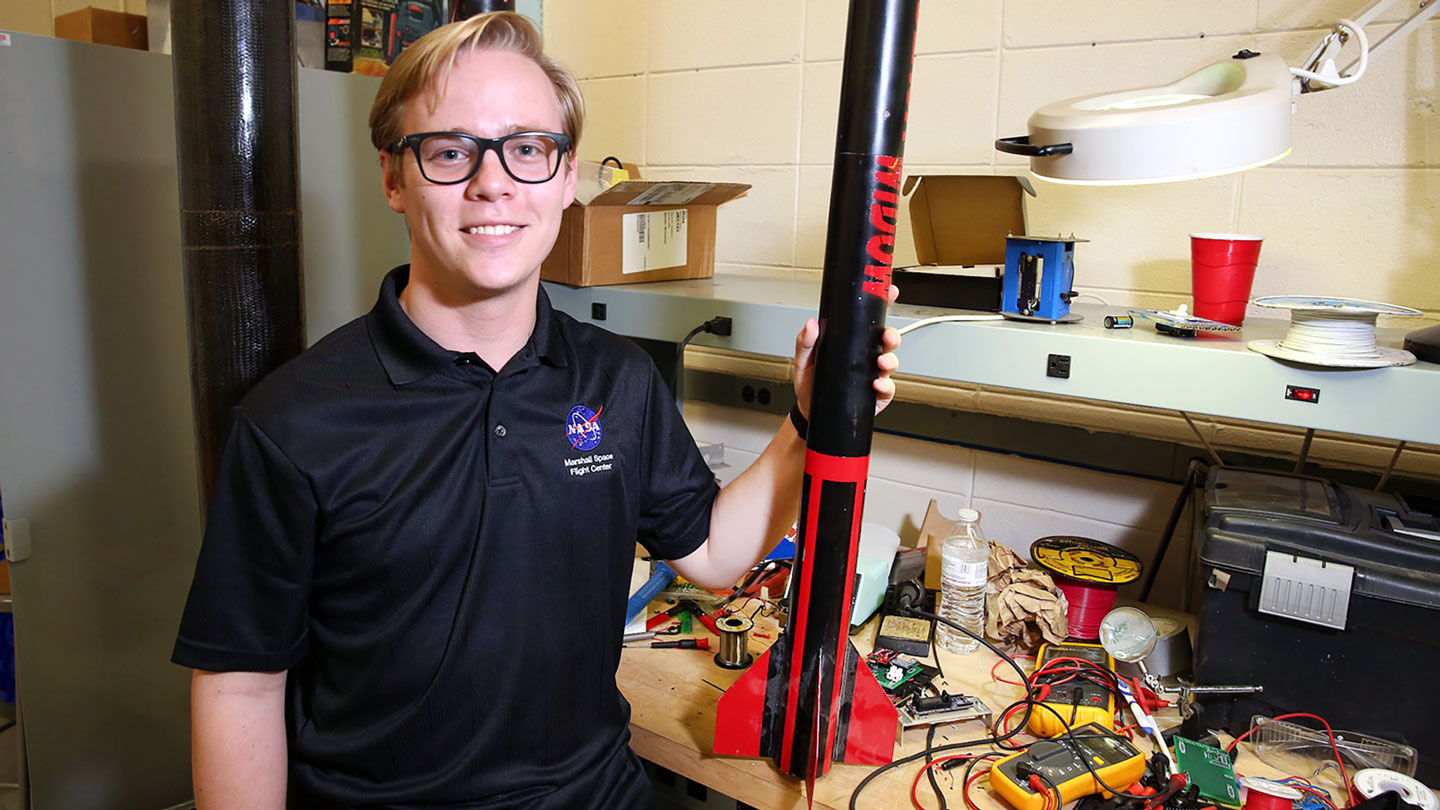 aerospace engineering model rocket