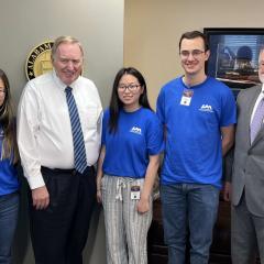 Sen-Tom-Butler-with-Students-3524